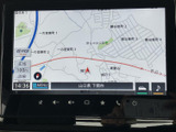 周辺の道路や地名を画面上で確認でき、目的地までの道順を把握する際に便利です。縮尺や表示メニューも見やすくまとまり、日々のお出かけをサポートしてくれます。