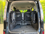 普段のお買い物や通勤、送迎等に十分な荷室スペースを確保しております。セカンドシートを倒すと、大きな荷物の積載も可能です♪