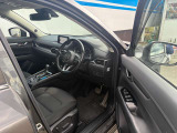 人間工学に基づいた設計で、理想的な運転姿勢を常にキープします。Ergonomic design maintains your ideal driving posture.