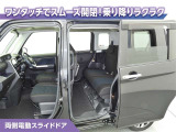 両側電動スライドドア付です!狭い駐車スペース等での乗降ラクラク!小さなお子様のいるご家庭にはうれしい装備ですね!