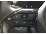 運転中目線を変えずにオーディオの操作ができるステアリングスイッチです