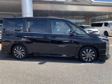 広々とした車内空間に優れた燃費性能。更にデザインも上質で人気のお車です!