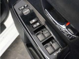 ◆パワーウィンドウスイッチ◆運転席から全席の窓の開閉操作を行うことが出来いつでも換気ができます!