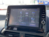 SDやFM・AM、テレビ、Bluetoothなど複数のメニューが表示され、使いたい音源を選びやすい構成です。日々の移動時間に合わせて音楽やラジオを楽しめ、操作画面も見渡しやすく便利です。