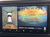 【パノラミックビューモニター】専用のカメラにより、上から見下ろしたような視点で360度クルマの周囲を確認することができます☆死角部分も確認しやすく、狭い場所での切り返しや駐車もスムーズに行えます。