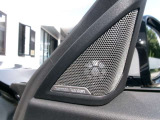 ハーマンカードンスピーカーが付いております。