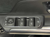メモリー付き電動シートも装備されておりますのでシート位置を3パターン記憶できます。