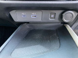 エマージェンシーブレーキは前方の車両や歩行者との衝突回避をサポートします。車両や歩行者と衝突の恐れがある時に警報とブレーキにより、運転者の衝突回避操作を支援します。