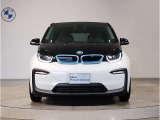 エンジェルアイ、イカリングと呼ばれるBMWのライトの正式名称は「コロナリング」です。一目でBMWとわかる伝統のデザインです。