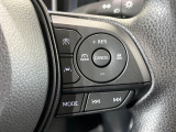 【レーダークルーズコントロール】高速道路での長距離走行が楽に!!自動で速度を保つクルーズコントロールが、衝突軽減システムと連携し、前方の車両を感知して車間を保つように速度調節してくれます!!