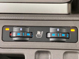 【シートヒーター&ベンチレーション】夏場は涼しい風でお尻や背中の熱やムレを防ぎ、冬はエアコンよりも早く温まってポカポカに!季節を問わず快適に過ごせます。