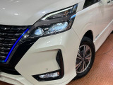 【LEDヘッドライト】悪天候や夜間走行時も良好な視界を確保し安心して運転できる高輝度LEDヘッドライトを装備!点灯速度が早く、消費電力も抑えられています。