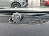 【Bowers & Wilkins】ボルボのプレミアムオーディオ。車内空間という特殊な環境に100年以上の伝統を持つイェーテボリ交響楽団の音響を再現した「コンサートモード」を搭載。