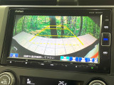 【バックカメラ】駐車時に後方がリアルタイム映像で確認できます。大型商業施設や立体駐車場での駐車時や、夜間のバック時に大活躍!運転スキルに関わらず、今や必須となった装備のひとつです!