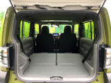 普段のお買い物や通勤、送迎等に十分な荷室スペースを確保しております。セカンドシートを倒すと、大きな荷物の積載も可能です♪