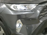 LEDヘッドライトです。デザイン性がよくとても明るいので、夜間の走行や悪天候でも安心です。しかも長寿命!