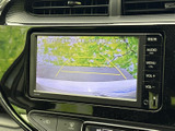 画面には車両後方の映像と目安となるガイド線が表示され、駐車時に後方の状況を確認する際に便利です。周囲を目視で確かめながら活用でき、車庫入れなどの日常の場面で役立ちます。
