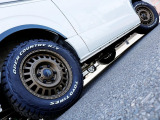 足元はFLEXオリジナルNC-1 16インチにオープンカントリータイヤを装備!
