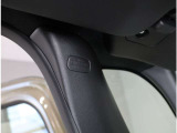 エアバッグは運転席、助手席以外にサイドカーテンエアバッグとサイドエアバッグが付いています。