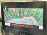 【バックカメラ】駐車時に後方がリアルタイム映像で確認できます。大型商業施設や立体駐車場での駐車時や、夜間のバック時に大活躍!運転スキルに関わらず、今や必須となった装備のひとつです!