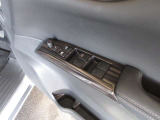 運転席パワーウインドスイッチです。