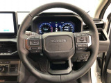 ハンドルは車を運転する上で、ずっと握っている重要なパーツです。手にフィットする物がいいですよね♪
