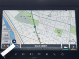 地図表示で周辺の道路や施設を確認しながら目的地設定を進められ、現在地も把握しやすい画面です。案内を確認しやすく、初めての場所への移動にも役立ちます。