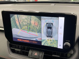 【パノラミックビューモニター】専用のカメラにより、上から見下ろしたような視点で360度クルマの周囲を確認することができます☆死角部分も確認しやすく、狭い場所での切り返しや駐車もスムーズに行えます。