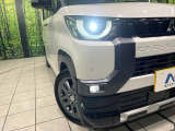 【LEDヘッドライト】悪天候や夜間走行時も良好な視界を確保し安心して運転できる高輝度LEDヘッドライトを装備!点灯速度が早く、消費電力も抑えられています。