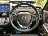 【純正革巻きステアリング】上質な革を使用することで、手にしっかり馴染みとても運転しやすいハンドルです♪