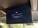 【フリップダウンモニター】大画面モニターで後席でもエンタメをお楽しみいただけます。小さなお子様にも大人気の装備です♪
