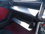 車検証などの保管に便利な小物入れがついています