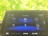 音源の選択肢が画面上に並び、DVD/CDやラジオ、テレビなどを切り替えて利用できます。表示が整理されており、使いたい項目を確認しながら選べる便利なオーディオ機能です。