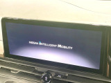 【メーカー12型純正ナビ】インテリアに溶け込むスタイリッシュな「専用設計」メーカーナビを装備♪視認性や操作性など基本性能にも優れ、より上質なカーライフをお楽しみいただけます。