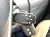 【クルーズコントロール】高速道路もラクラク走行。アクセルを離しても一定速度で走行ができ、長距離運転時の負担を軽減!加速・減速も簡単なスイッチ操作で調整できます。