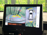 【パノラミックビューモニター】専用のカメラにより、上から見下ろしたような視点で360度クルマの周囲を確認することができます☆死角部分も確認しやすく、狭い場所での切り返しや駐車もスムーズに行えます。
