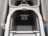運転席と助手席でそれぞれ温度設定出来る左右独立温度コントロールフルオートエアコン♪