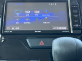 画面からテレビやラジオ、Bluetooth Audioなどの音源を選べます。交通情報の表示にも対応しており、通勤やお出かけなど、毎日の移動に合わせて便利に活用できる装備です。