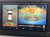 【パノラミックビューモニター】専用のカメラにより、上から見下ろしたような視点で360度クルマの周囲を確認することができます☆死角部分も確認しやすく、狭い場所での切り返しや駐車もスムーズに行えます。