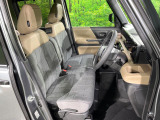 運転席シート廻りは使用感も少なく、良好な状態となっています。丁寧に使われていたことがよくわかりますね。
