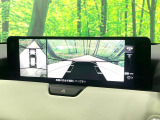 【360&deg;ビューモニター】専用のカメラにより、上から見下ろしたような視点で360度クルマの周囲を確認することができます☆死角部分も確認しやすく、狭い場所での切り返しや駐車もスムーズに行えます。