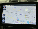 道路や周辺施設が画面に表示され、現在地と目的地までのルートを確認しやすい地図表示です。交差点や道順を見ながら移動でき、初めて訪れる場所へのお出かけにも役立ちます。