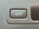 【パワーバックドア】スマートキーや運転席のボタンを押すだけでリアゲートが自動で開閉します!荷物を持っている時や、高い位置にあるバックドアを閉める際に便利な機能です♪