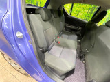 コンパクトカーですが、セカンドシートは十分な広さがあり快適にお乗りいただけます♪シートを倒して大きな荷物を積んだりと、用途の幅が広い1台です。