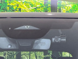 【i-ACTIVESENSE】走行中に前方の車両等を認識し、衝突しそうな時は警報とブレーキで衝突回避と被害軽減をアシスト。より安全にドライブをお楽しみいただけます。
