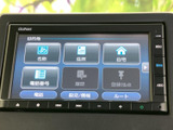 目的地や住所などを画面から選べるナビゲーション画面です。停車中に映像やテレビを楽しむ際にも活用でき、見やすい表示で行き先の設定もスムーズに行えます。