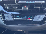 【 オートエアコン 】車内温度を感知して自動で温度調整をしてくれるのでいつでも快適な車内空間を創り上げます!//