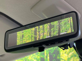 【デジタルルームミラー】後席の大きな荷物や同乗者で後方が確認しづらい時でも安心!カメラが撮影した車両後方の映像をルームミラー内に表示。クリアな視界で状況の確認が可能です!