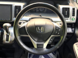 【純正革巻きステアリング】上質な革を使用することで、手にしっかり馴染みとても運転しやすいハンドルです♪