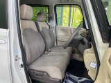 運転席シート廻りは使用感も少なく、良好な状態となっています。丁寧に使われていたことがよくわかりますね。